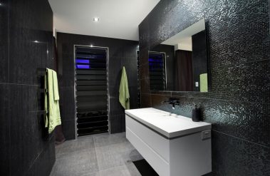 Louvre Window in bathroom